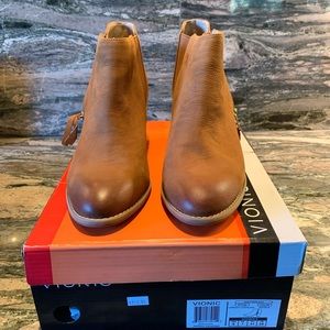 Vionic Brown Leather Ankle Boots size 9US